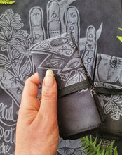 Charger l'image dans la galerie, Diseuse de Bonne Aventure - Serviette microfibre