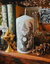 Load image into Gallery viewer, Bougie déité - Cernunnos