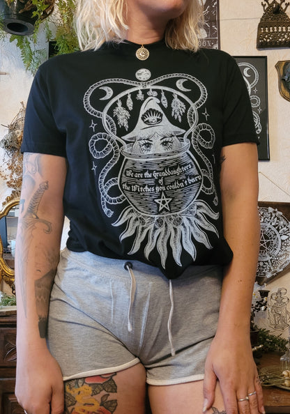 Sorcière au Chaudron - Tee shirt unisexe (reste S/XL/3XL)