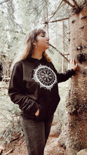 Charger l&#39;image dans la galerie, Précommande Sweat à capuche - Runes &amp; Roots - 2 coloris au choix - Frais de port comprit