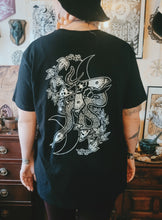 Charger l&#39;image dans la galerie, Mystic Midnight - Tee-shirt unisexe