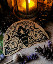 Charger l&#39;image dans la galerie, Autocollant Mystic Midnight Moth