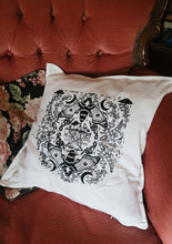 Charger l&#39;image dans la galerie, Mystic Midnight - Housse de Coussin