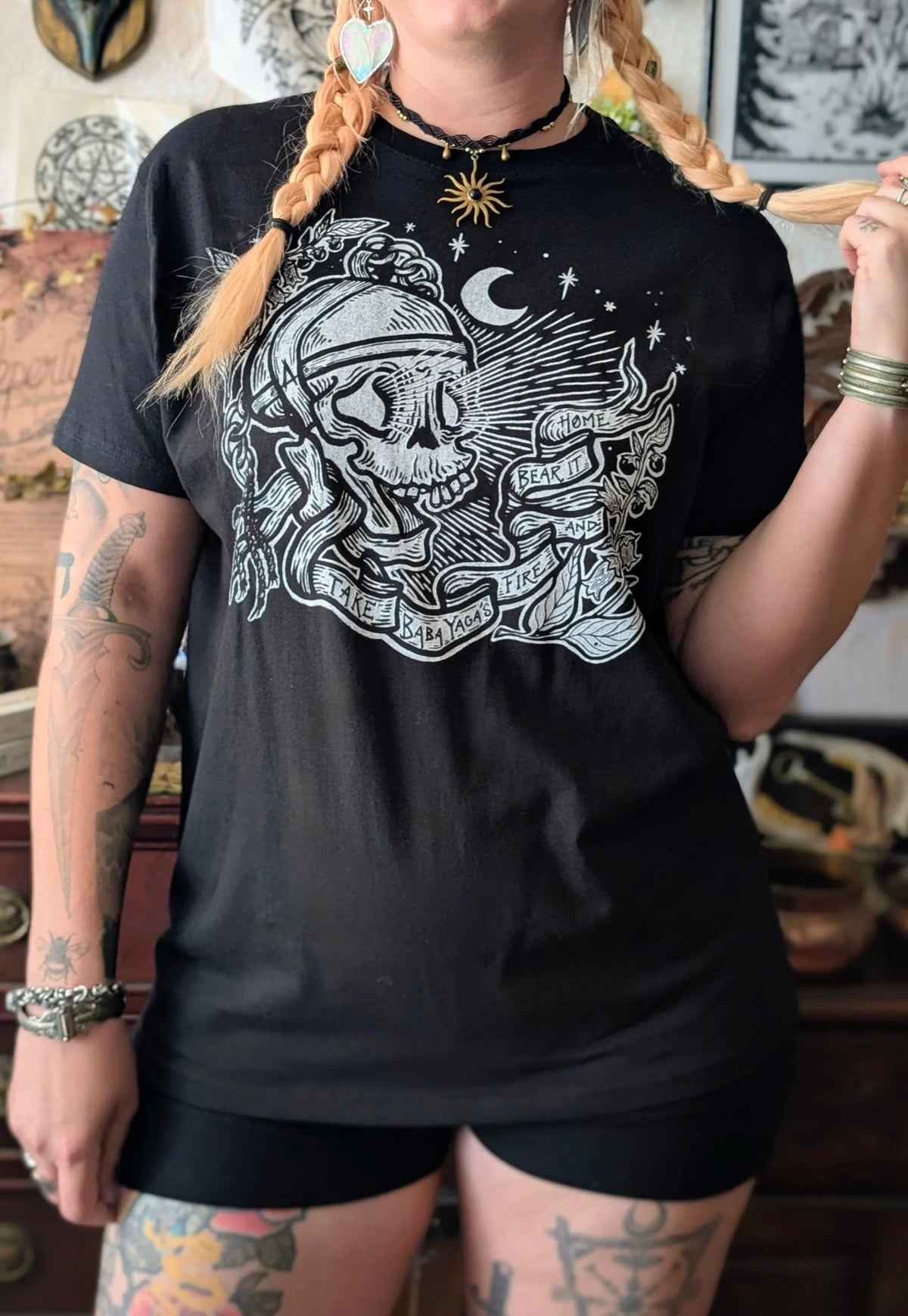 Tee-shirts unisexes Lanterne crâne de BabaYaga - (précommandes)