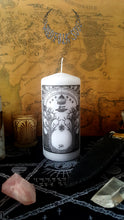 Load image into Gallery viewer, Moria Gate Candle - white without fragrance